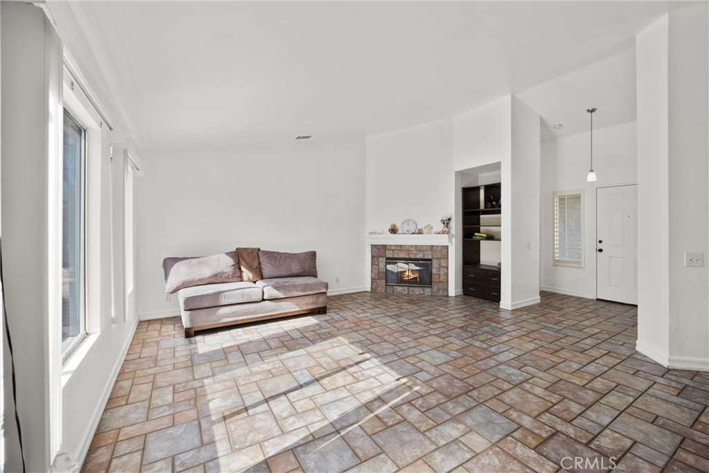 711 Myrtle Avenue Perris, CA 92571 - Photo 19 of 28 a living room with furniture