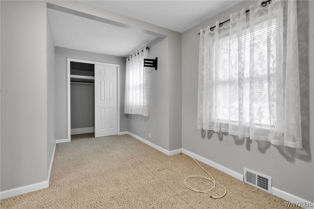 141 Borden Road Cheektowaga, NY 14043 - Photo 13 of 48