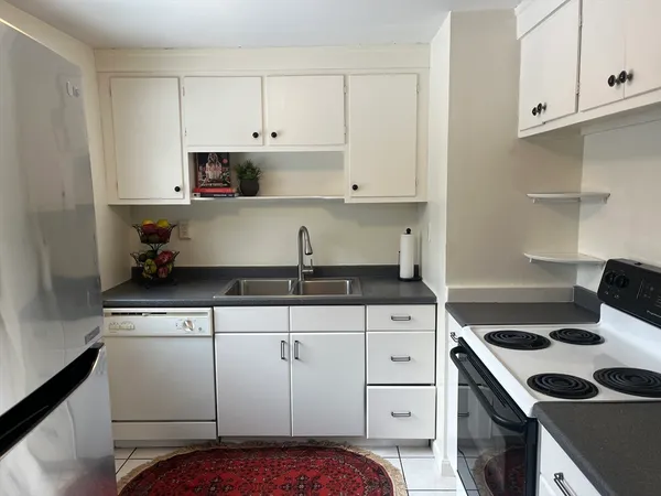 $2,500 | 12 Marion Road, Unit 12, Bedford, MA 01730