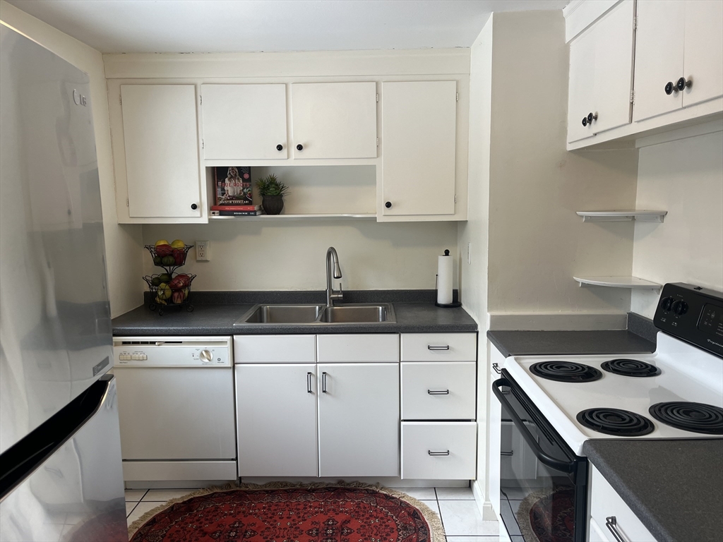 12 Marion Road, Unit 12 Bedford, MA 01730 - Photo 3 of 14