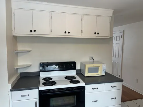 $2,500 | 12 Marion Road, Unit 12, Bedford, MA 01730