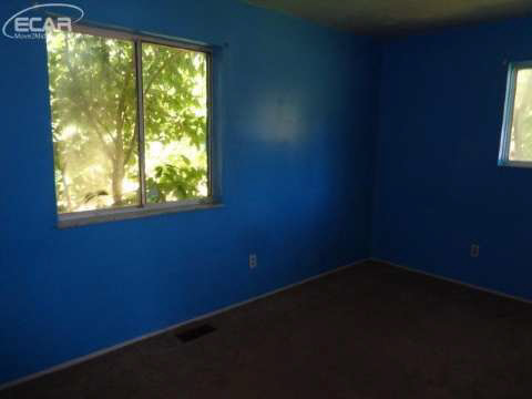 3429 Mackin Road Flint, MI 48504 - Photo 6 of 10 20442175-5.JPG