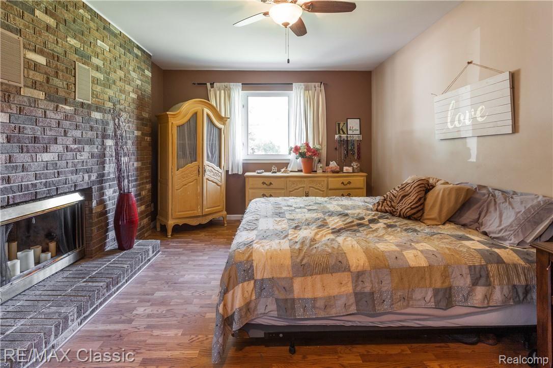 6370 North Ridge Road Canton, MI 48187 - Photo 10 of 36 Master bedroom