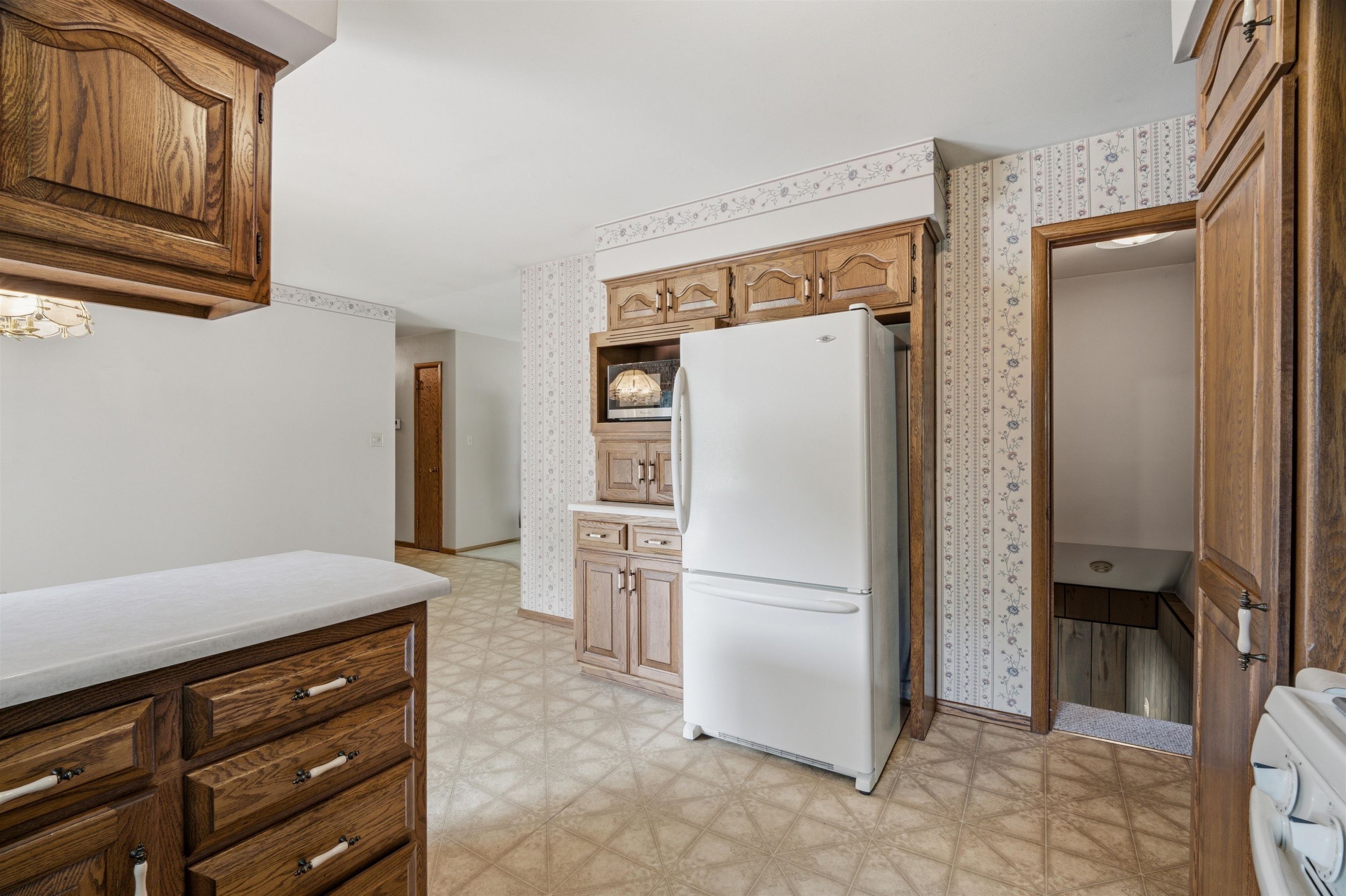 1102 South Ridge Lane Appleton, WI 54914 - Photo 10 of 52