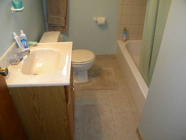 1551 Parke Street Rochester, MI 48307 - Photo 17 of 30 31007410-16.JPG