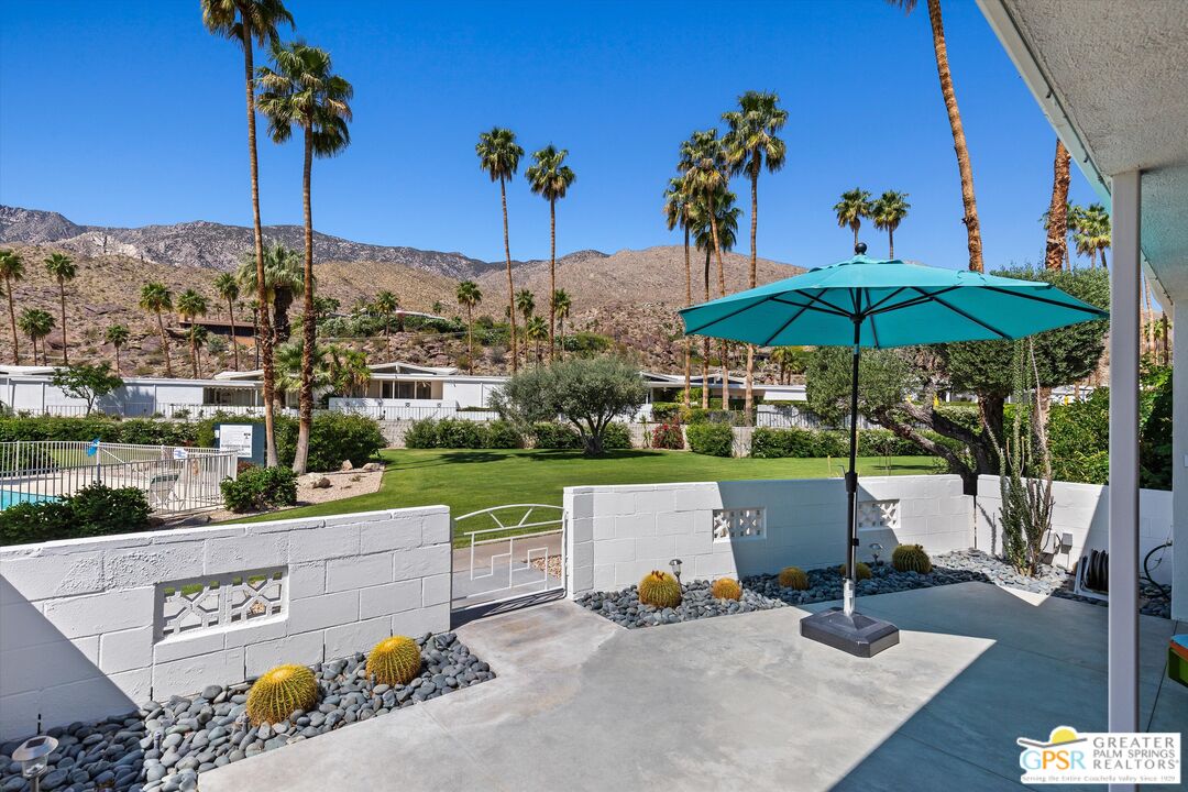 233 Toro Circle Palm Springs, CA 92264 - Photo 11 of 39