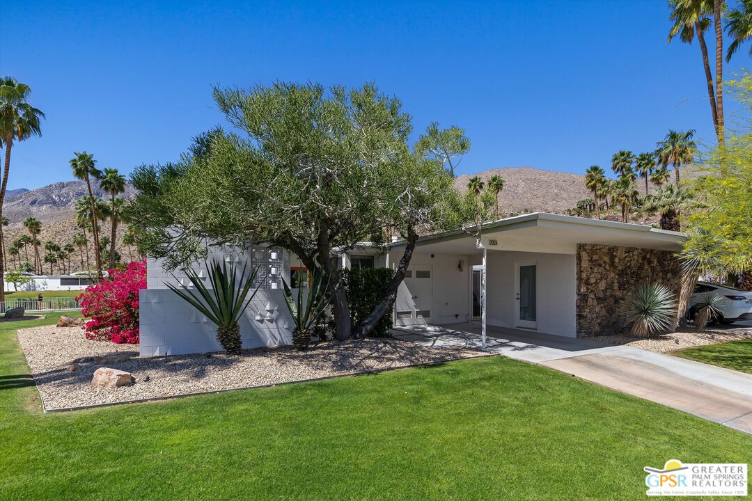 233 Toro Circle Palm Springs, CA 92264 - Photo 35 of 39 a view of outdoor space and yard
