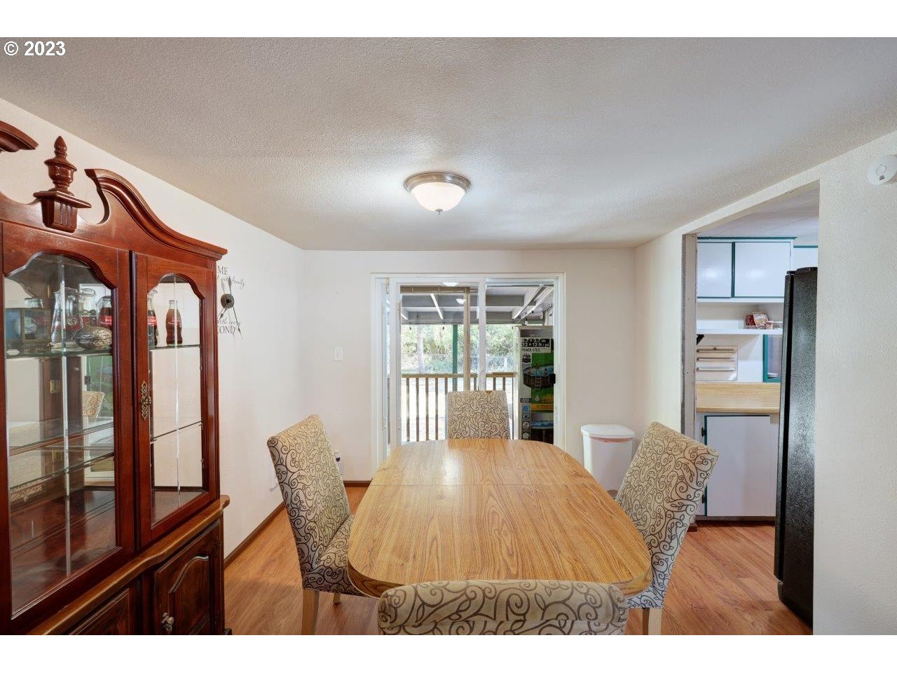 6314 Sandridge Road Long Beach, WA 98631 - Photo 6 of 24 a view of a room with furniture and windows