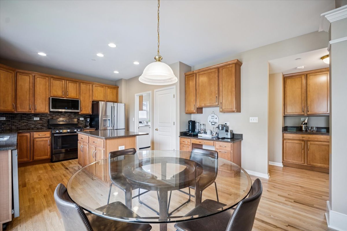 2 Springbrook Court Streamwood, IL 60107 - Photo 9 of 38