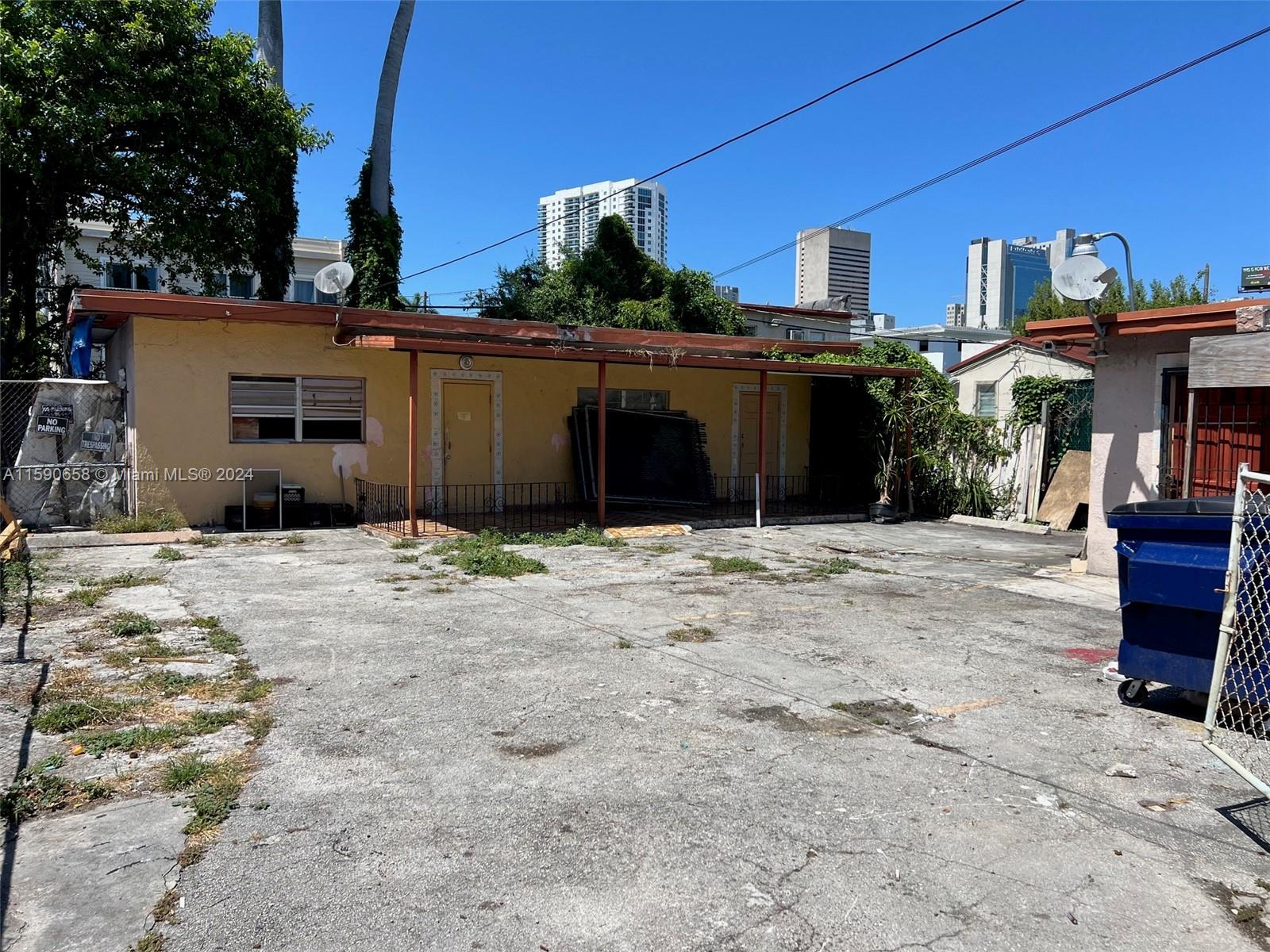 445 Southwest 4th Street Miami, FL 33130 - Photo 3 of 4 a front view of a house