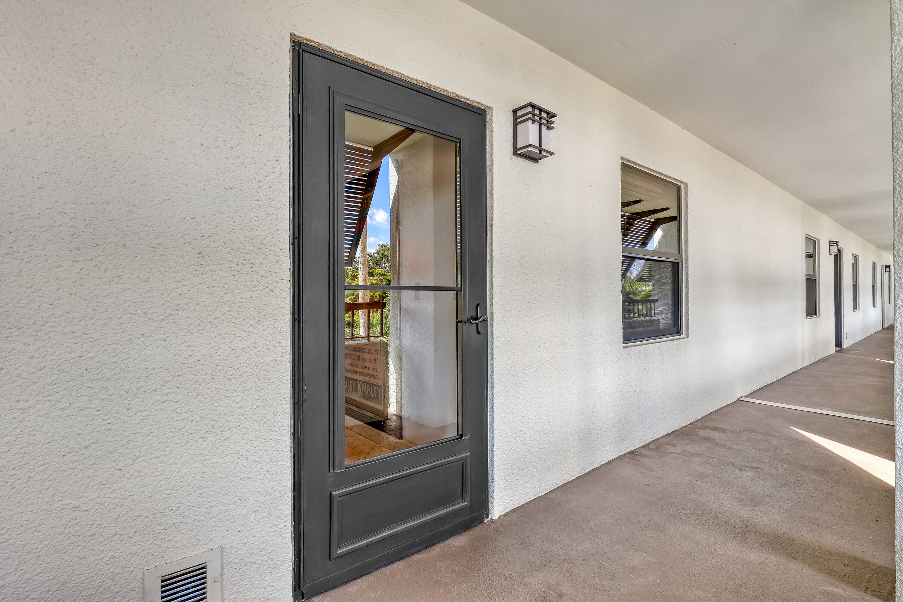 356 Golfview Road, Unit 403 North Palm Beach, FL 33408 - Photo 5 of 25 Your Private Entry — Unit 403