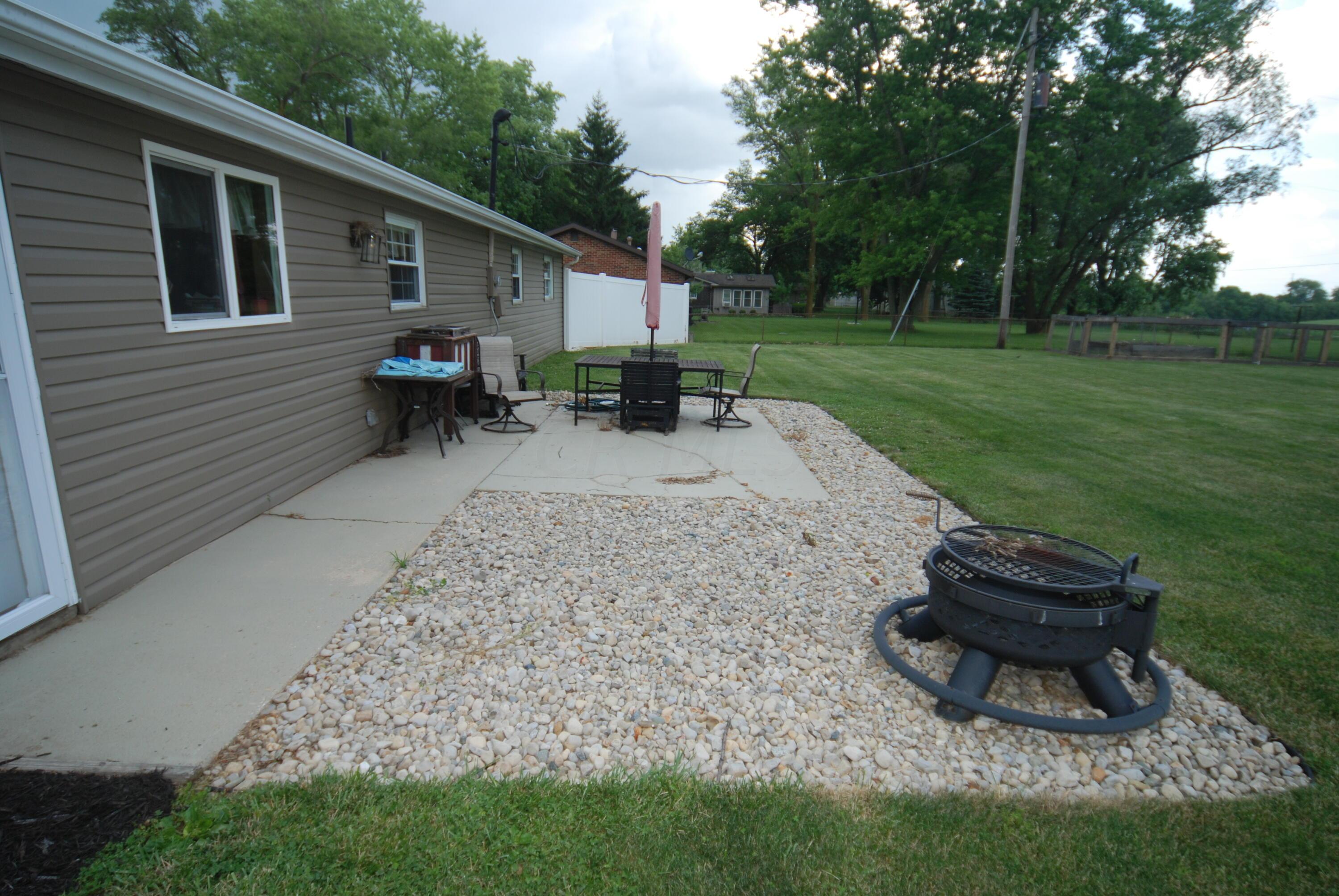 3741 Mumper Road Springfield, OH 45502 - Photo 9 of 31 patio and outdoor space