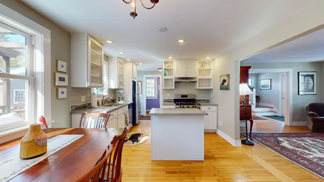 $549,000 | 681 Weybridge Street, Middlebury, VT 05753