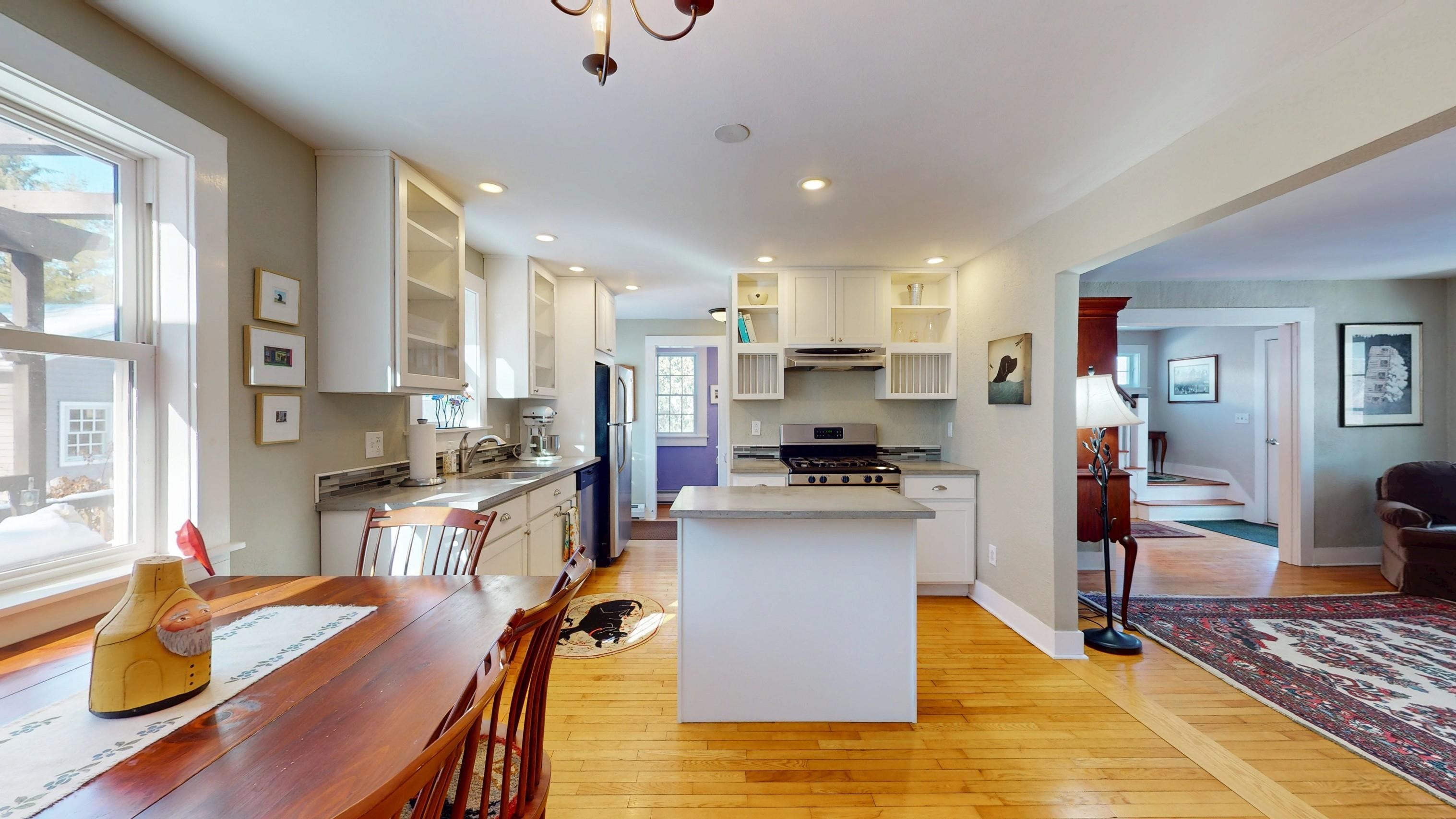 681 Weybridge Street Middlebury, VT 05753 - Photo 13 of 32