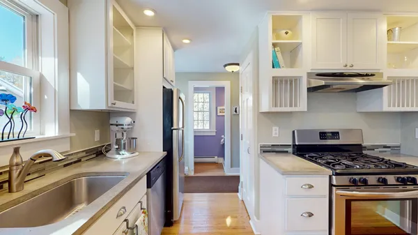 $549,000 | 681 Weybridge Street, Middlebury, VT 05753