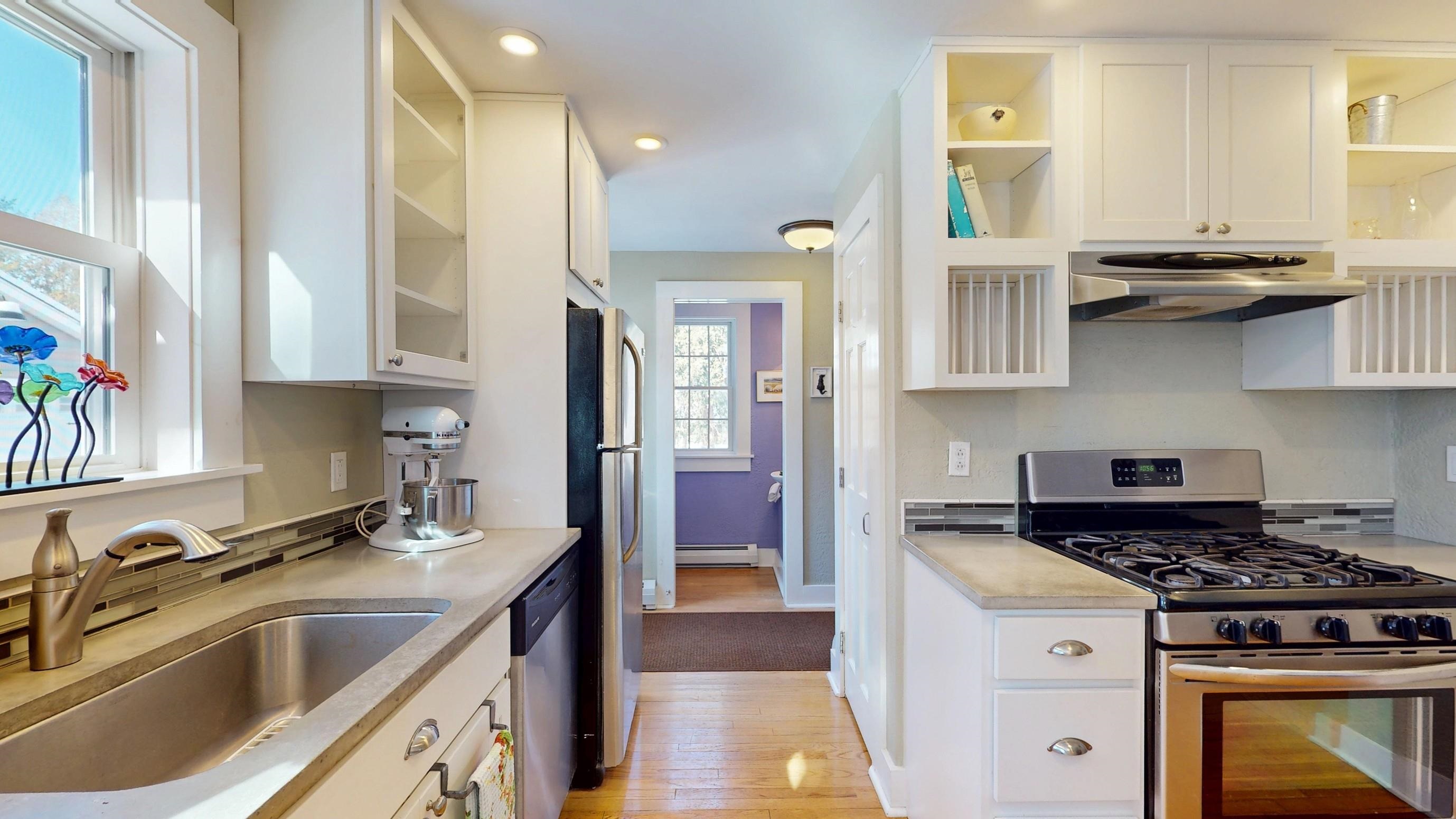 681 Weybridge Street Middlebury, VT 05753 - Photo 15 of 32