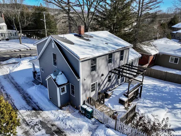 $549,000 | 681 Weybridge Street, Middlebury, VT 05753