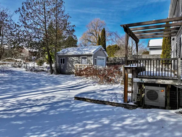$549,000 | 681 Weybridge Street, Middlebury, VT 05753