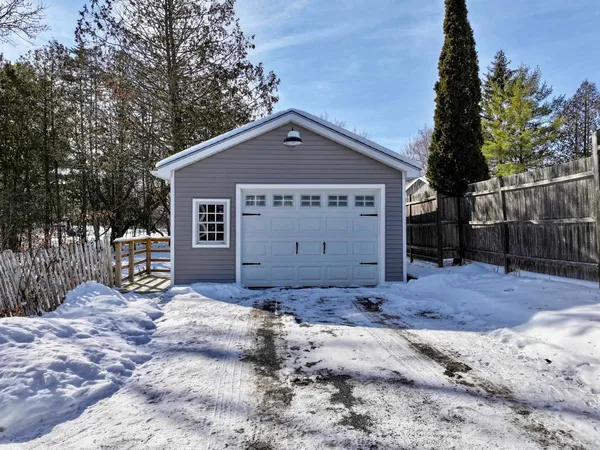 $549,000 | 681 Weybridge Street, Middlebury, VT 05753