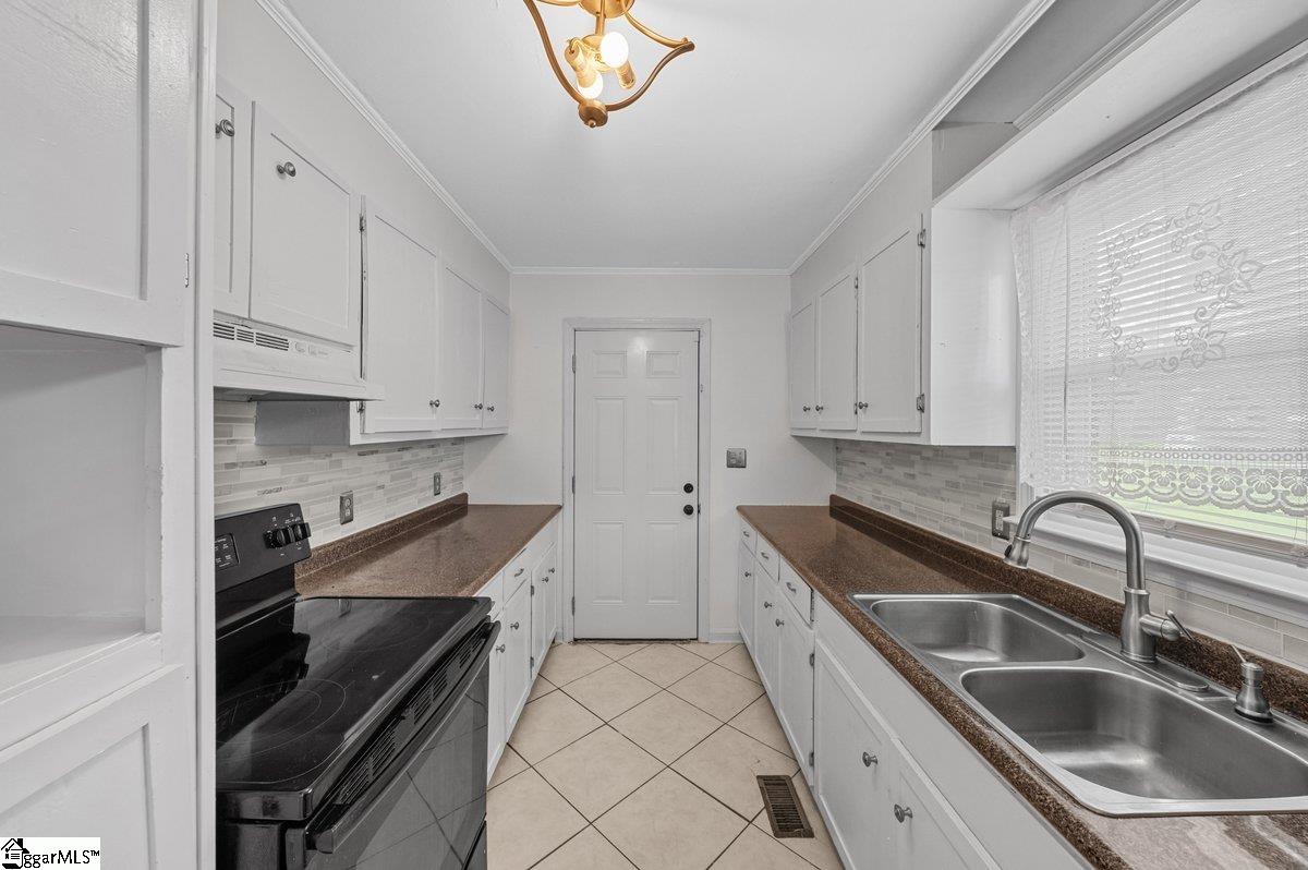 311 State Rd S-42-9795 Greer, SC 29651 - Photo 8 of 29 Gallery Image 8