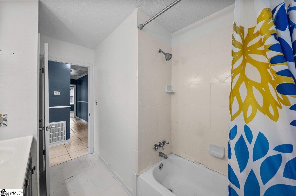 311 State Rd S-42-9795 Greer, SC 29651 - Photo 9 of 29