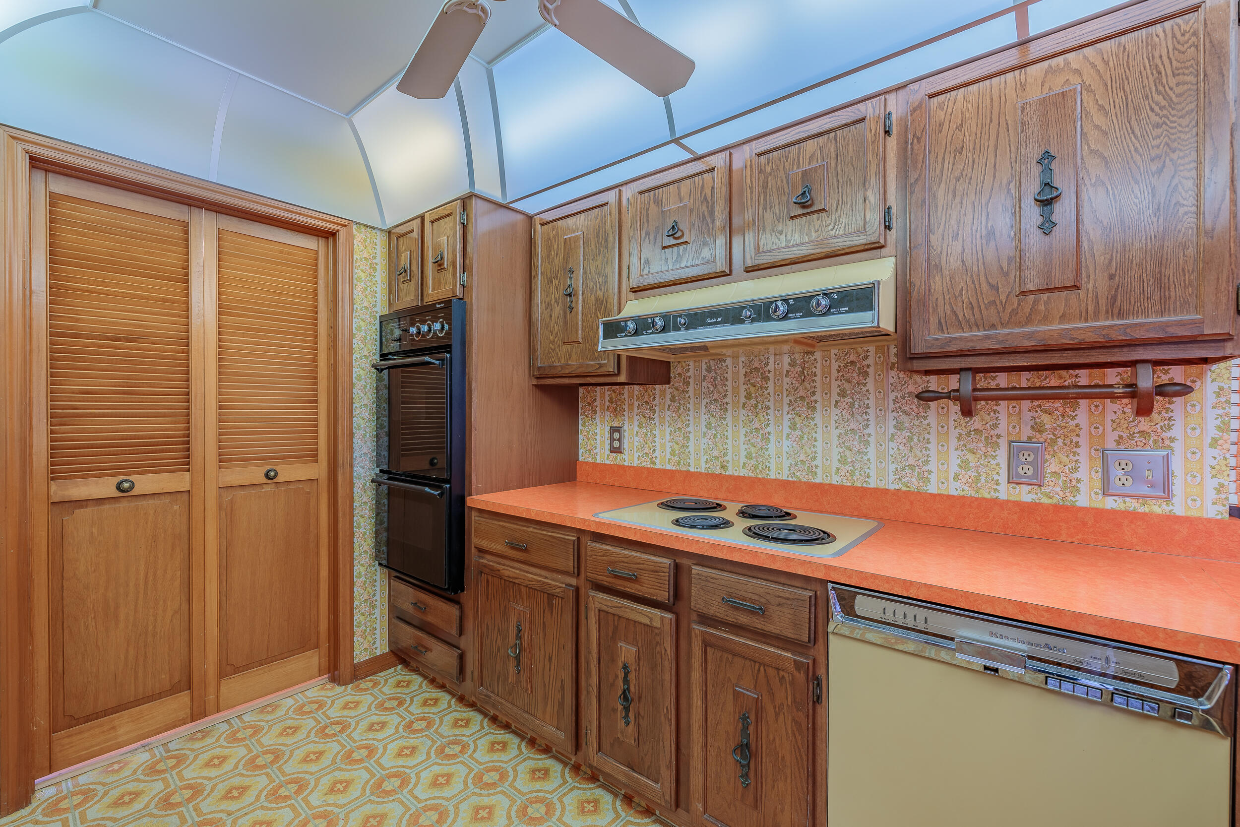 2165 Southeast Flanders Road Port St. Lucie, FL 34952 - Photo 17 of 52 Kitchen