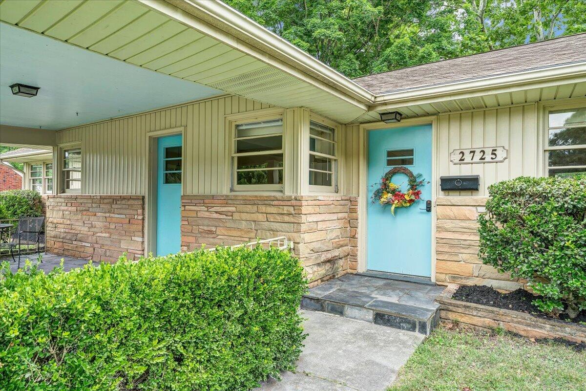 2725 Lofton Road Southwest Roanoke, VA 24015 - Photo 3 of 24 04-MIB03583