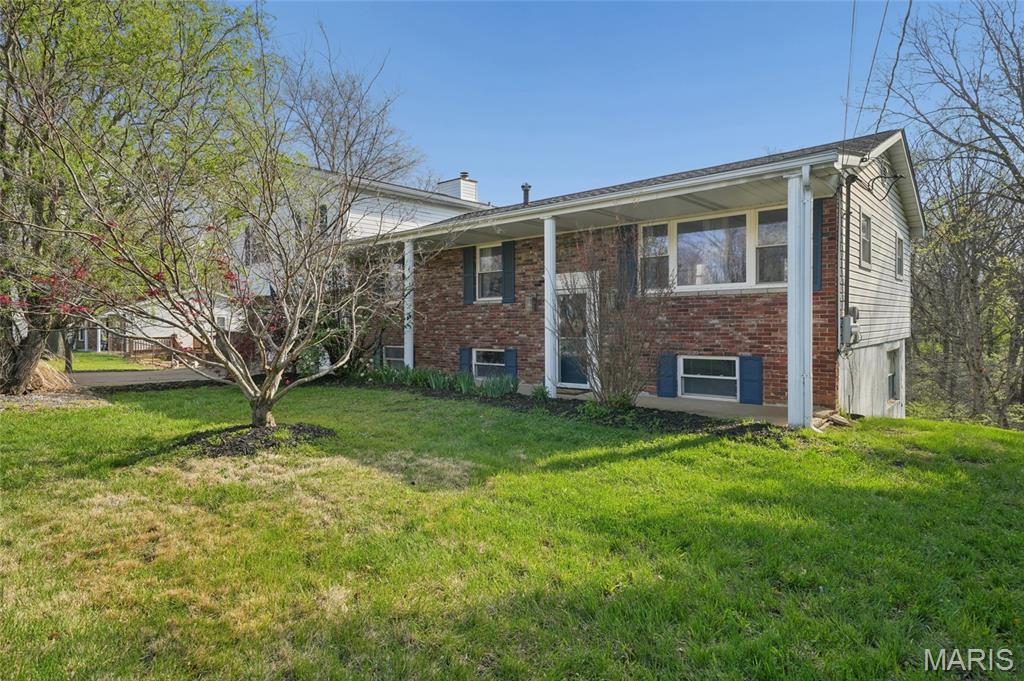 2332 Mickey Drive High Ridge, MO 63049 - Photo 2 of 37