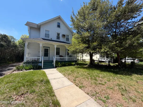 $1,800 | 228 Spring Street, Red Bank, NJ 07701