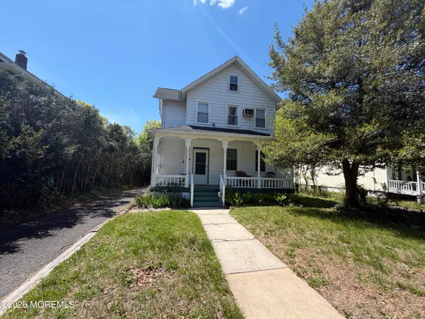 $1,800 | 228 Spring Street, Red Bank, NJ 07701