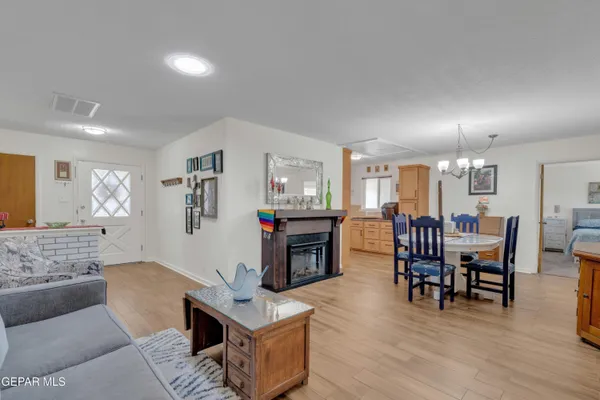 $398,500 | 400 Perth Court, El Paso, TX 79922