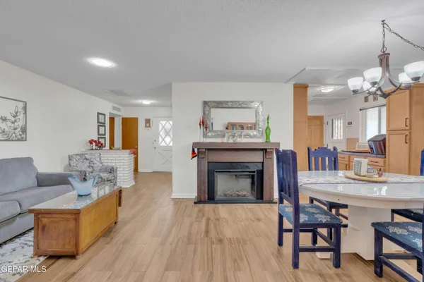 $398,500 | 400 Perth Court, El Paso, TX 79922