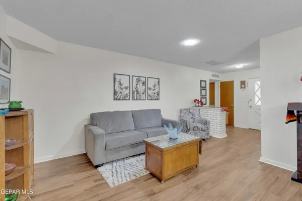 $398,500 | 400 Perth Court, El Paso, TX 79922