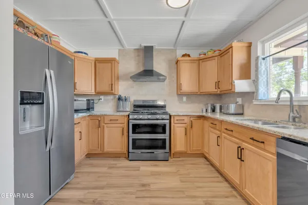 $398,500 | 400 Perth Court, El Paso, TX 79922