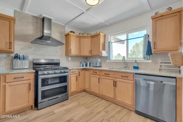 $398,500 | 400 Perth Court, El Paso, TX 79922