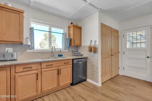 $398,500 | 400 Perth Court, El Paso, TX 79922