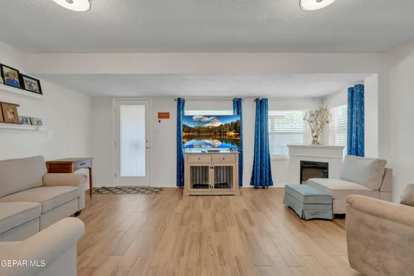 $398,500 | 400 Perth Court, El Paso, TX 79922