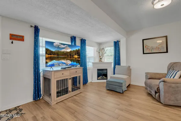 $398,500 | 400 Perth Court, El Paso, TX 79922