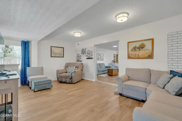 $398,500 | 400 Perth Court, El Paso, TX 79922