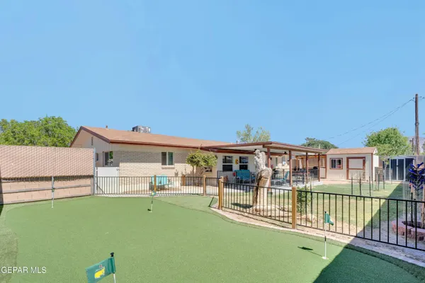 $398,500 | 400 Perth Court, El Paso, TX 79922