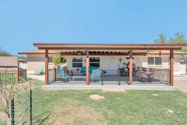 $398,500 | 400 Perth Court, El Paso, TX 79922