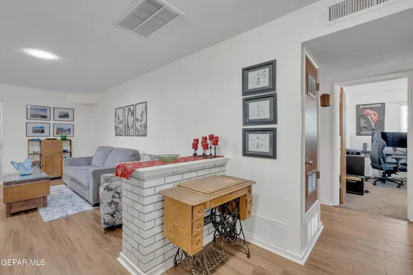 $398,500 | 400 Perth Court, El Paso, TX 79922