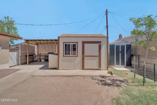 $398,500 | 400 Perth Court, El Paso, TX 79922