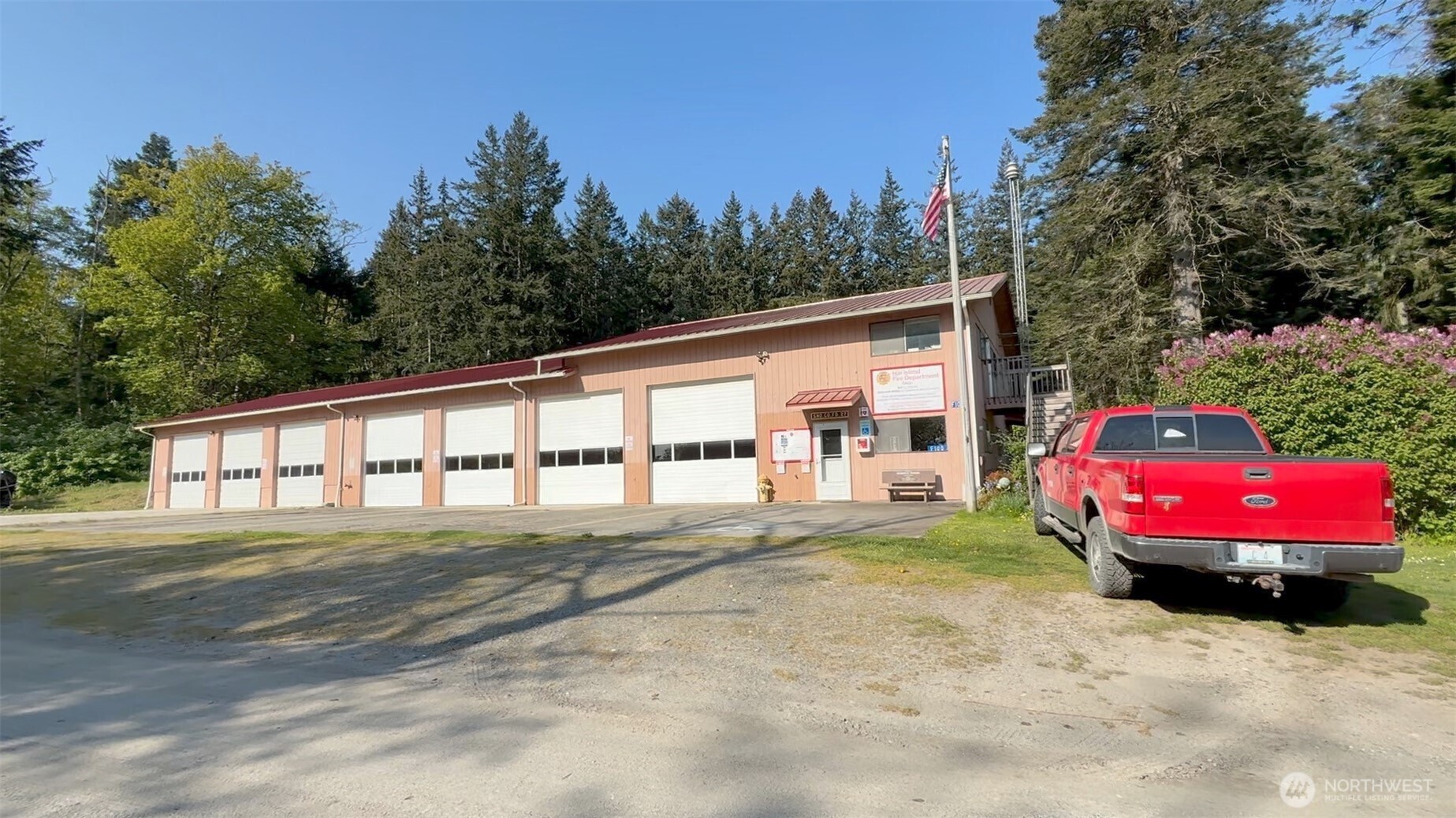 75 F Beach Way Everett, WA 98201 - Photo 10 of 22 a view of a house with a yard