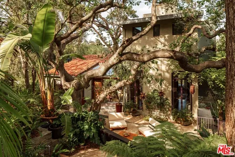 $3,175,000 | 8882 Lookout Mountain Avenue, Los Angeles, CA 90046