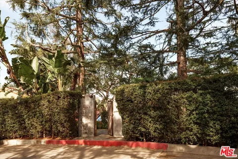 $3,175,000 | 8882 Lookout Mountain Avenue, Los Angeles, CA 90046