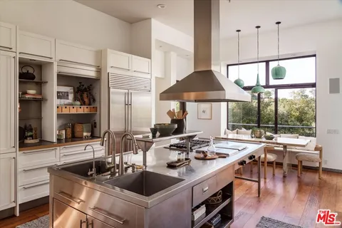 $3,175,000 | 8882 Lookout Mountain Avenue, Los Angeles, CA 90046