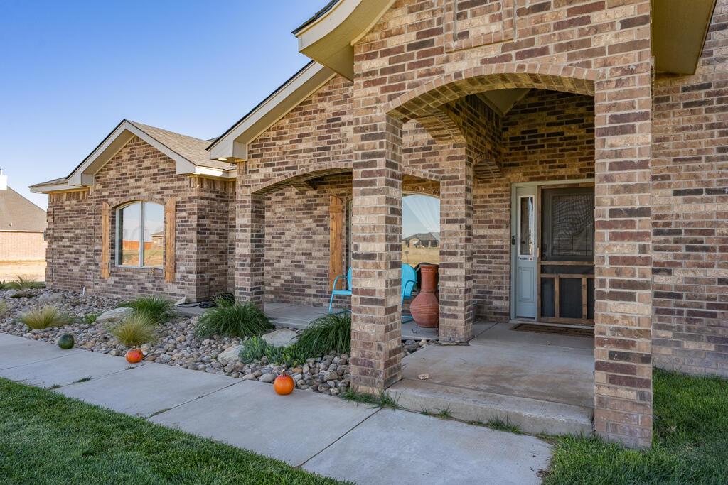 17801 Stone Creek Road Amarillo, TX 79124 - Photo 2 of 31 a front view of a house with a garage