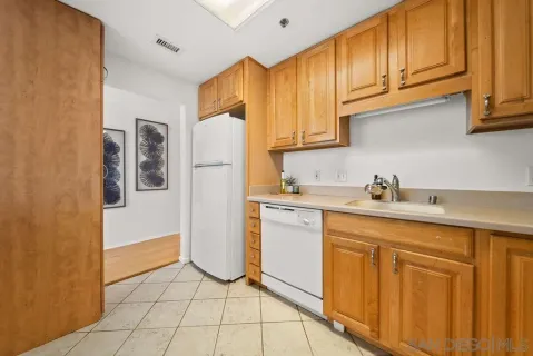 $460,000 | 3890 Nobel Drive, Unit 408, San Diego, CA 92122