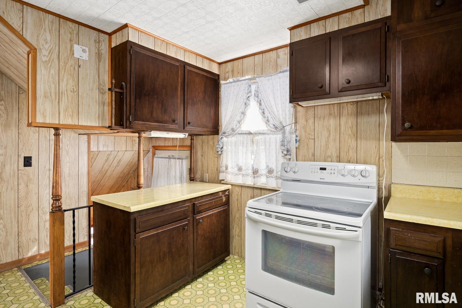 309 North Trivoli Road Trivoli, IL 61569 - Photo 12 of 27